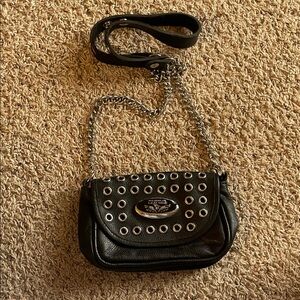 Elegant Black Crossbody Bag with Chain Strap